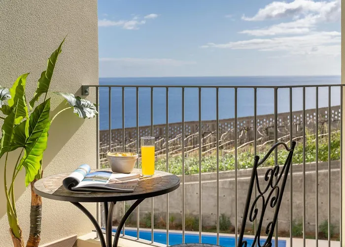 Atlantic Ii One-bedroom With Sea View * 카메라데로보스